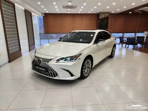 Lexus ES 300h 2025 купить в Москве