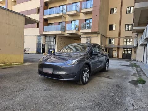Tesla Model Y 2023 купить в Москве