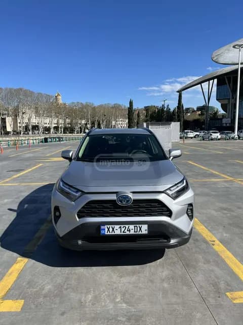 Toyota RAV 4 2024 купить в Москве